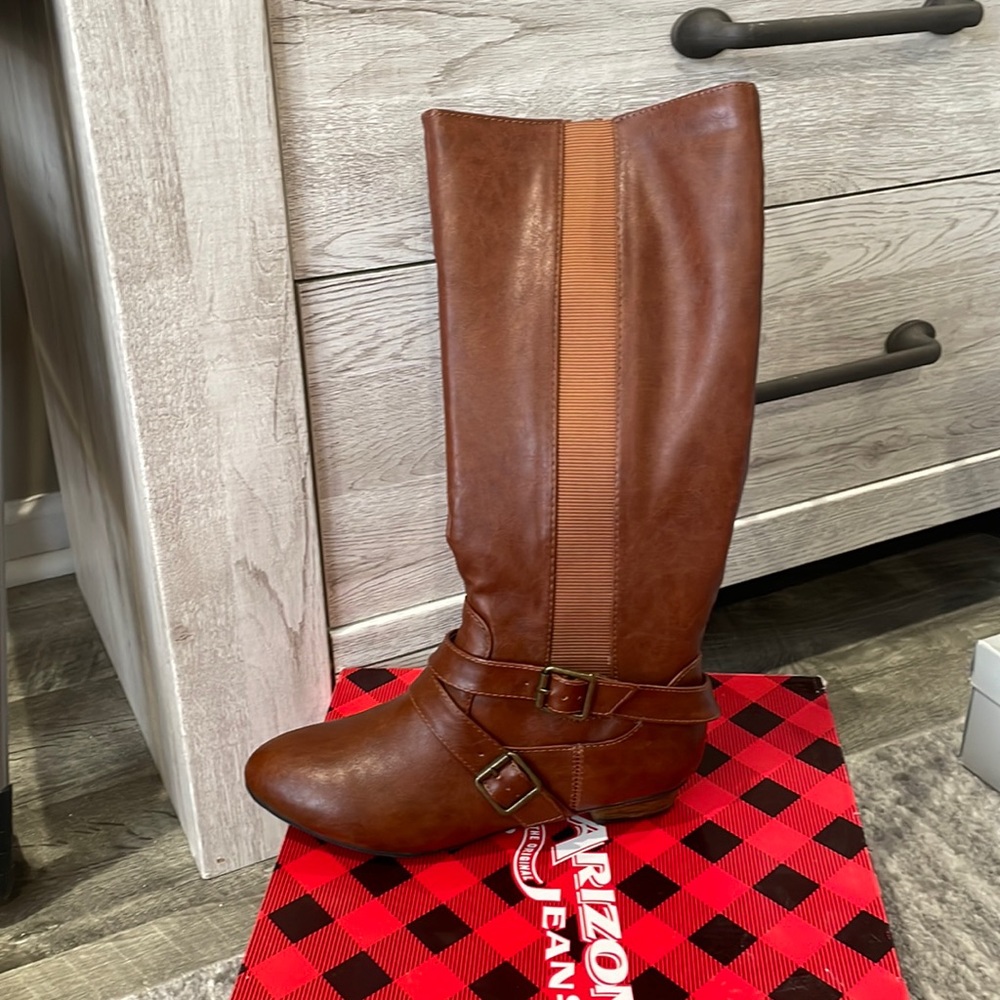 Arizona Collette Cognac boots new smoke free home 6.5